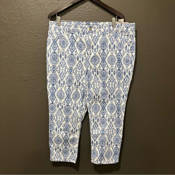 Chicos so Slimming Diamond-Print Girlfriend Crops 3 or XL - Picture 5 of 13